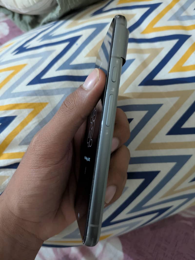 Google Pixel 8 4