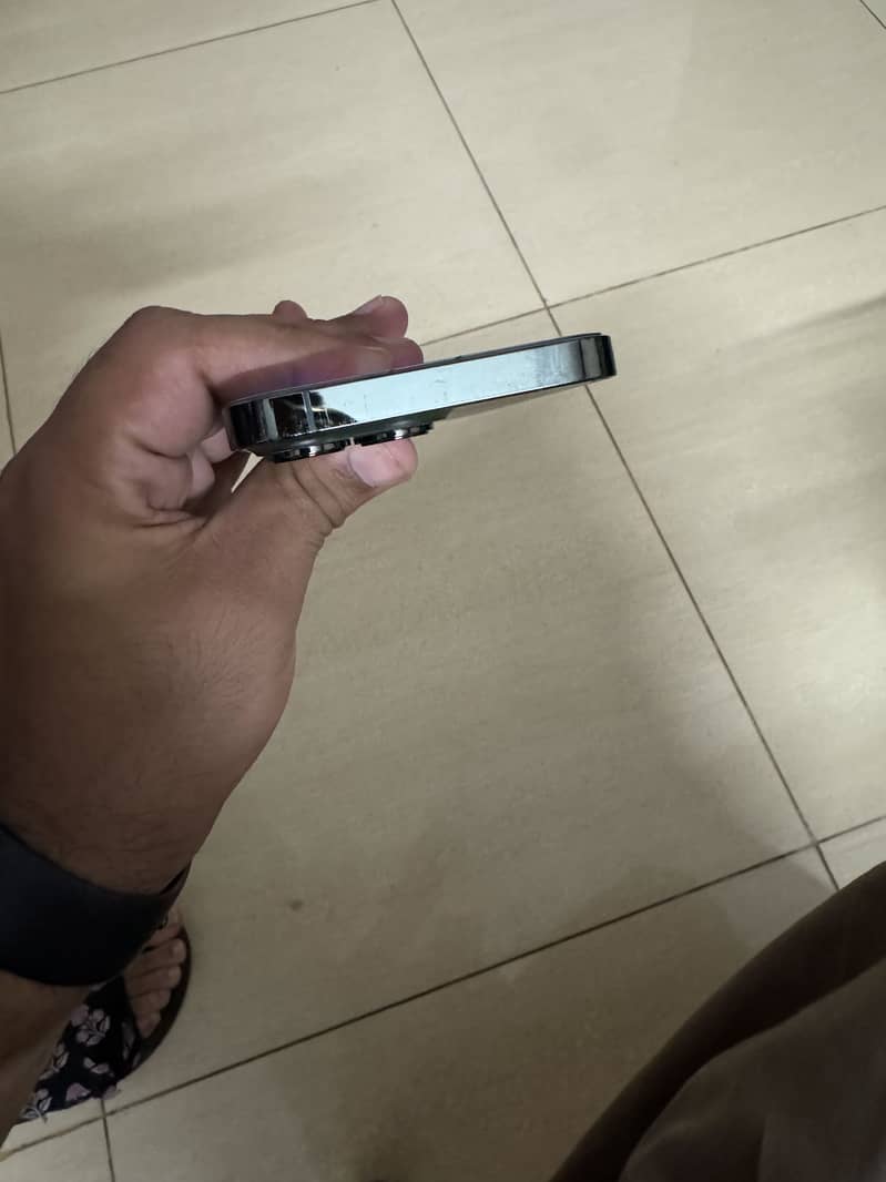 Apple iPhone 13 Pro 1