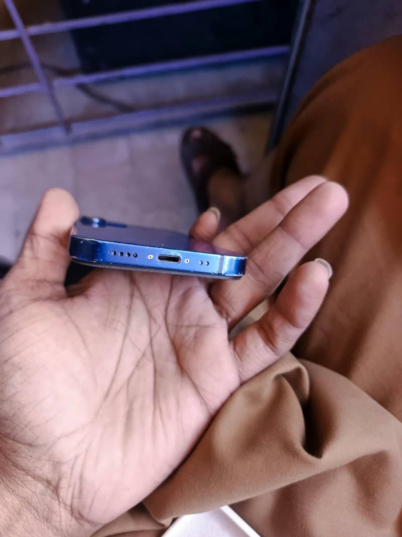 Apple iPhone 12 mini 2