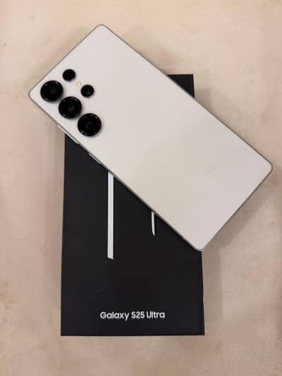S25 Ultra 12/256 Approved Tax Paid 10/10 scratchless with Box Cable