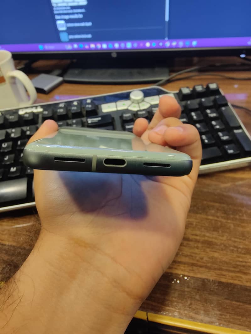 Google Pixel 8 5
