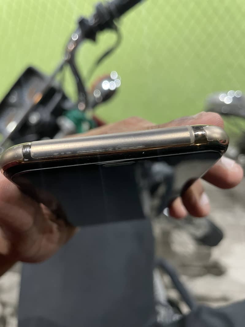 Apple iPhone 11 Pro 0