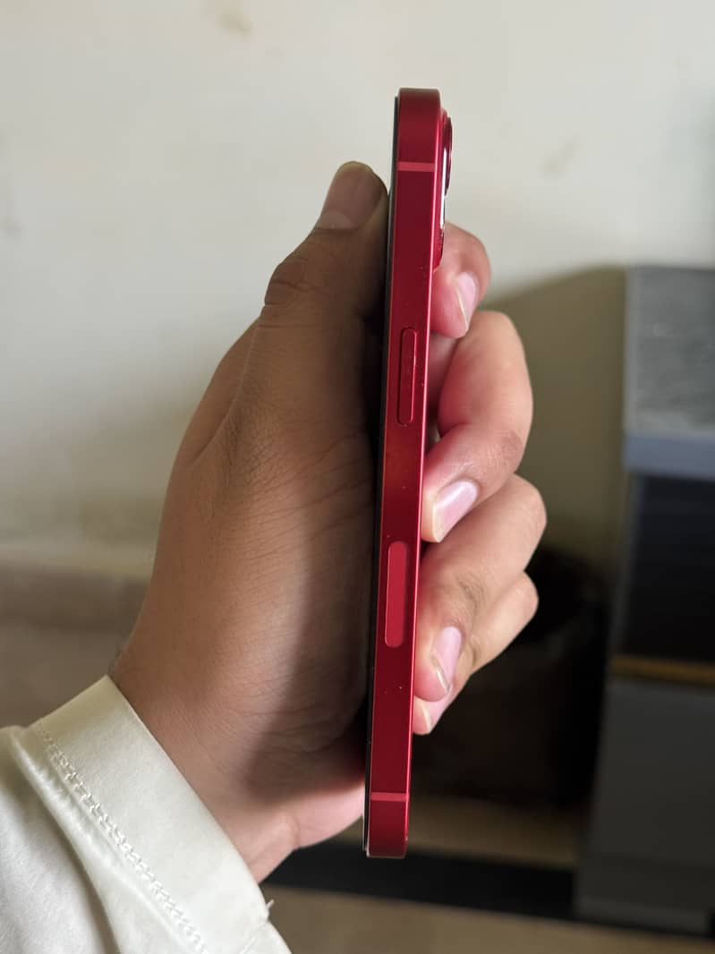 Apple iPhone 13 2
