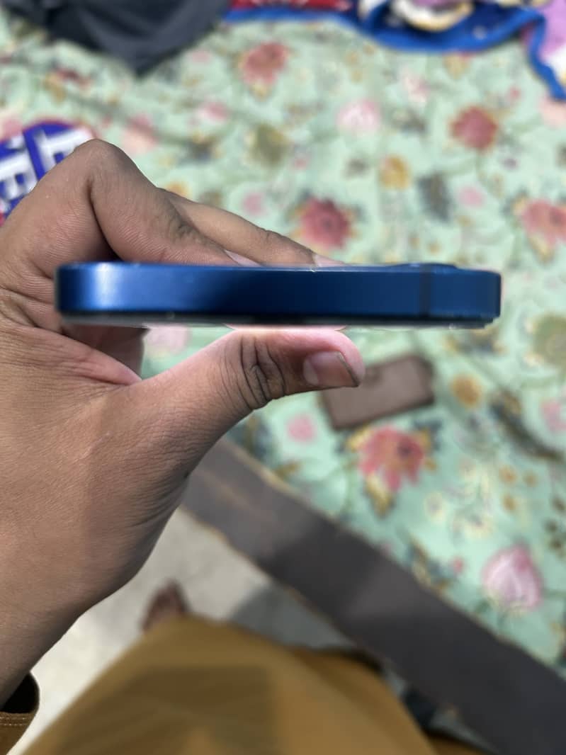 iPhone 12 5