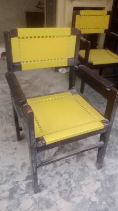 wooden chair's