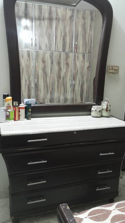 Dressing table