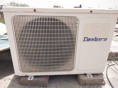 1.5 ton Dawlance Split AC, Non inverter- good condition.