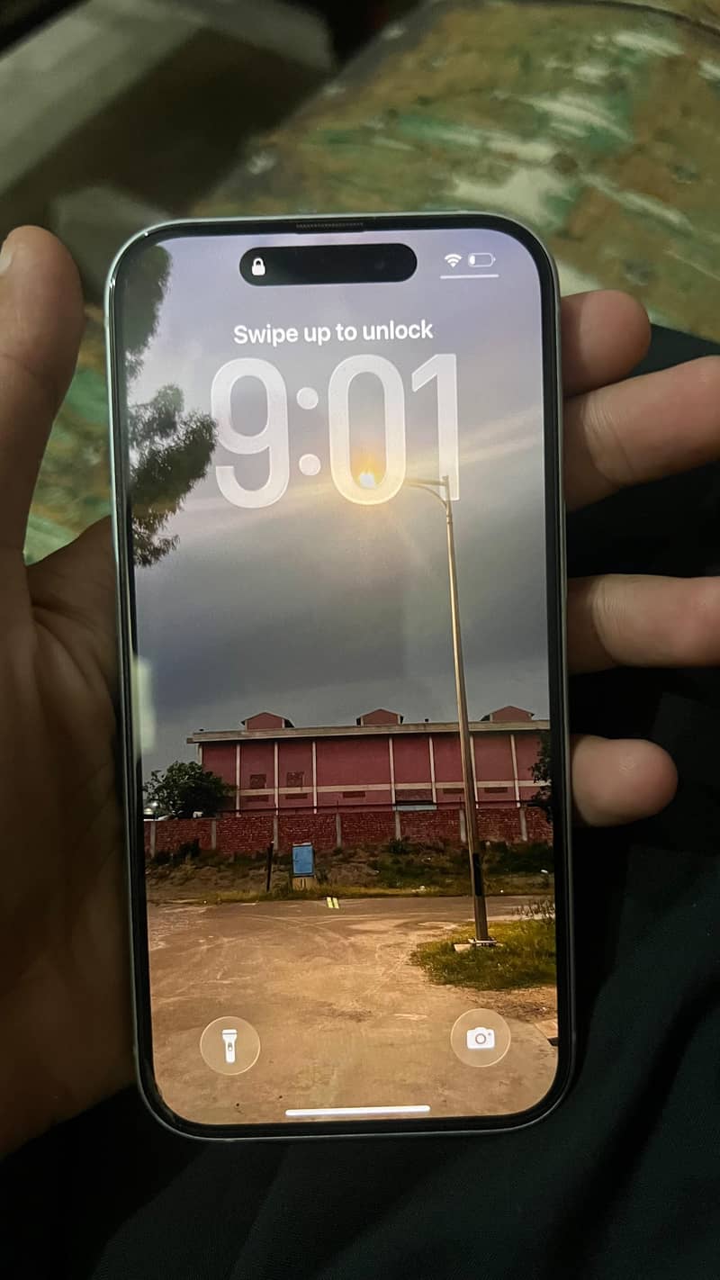 Apple iPhone 15 4