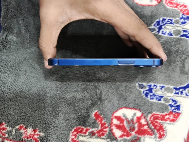 Apple iPhone 12 mini 1