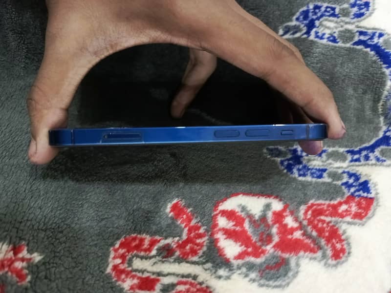 Apple iPhone 12 mini 2