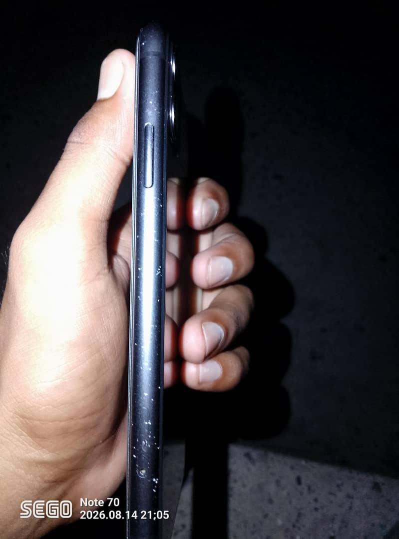 Apple iPhone 11 0