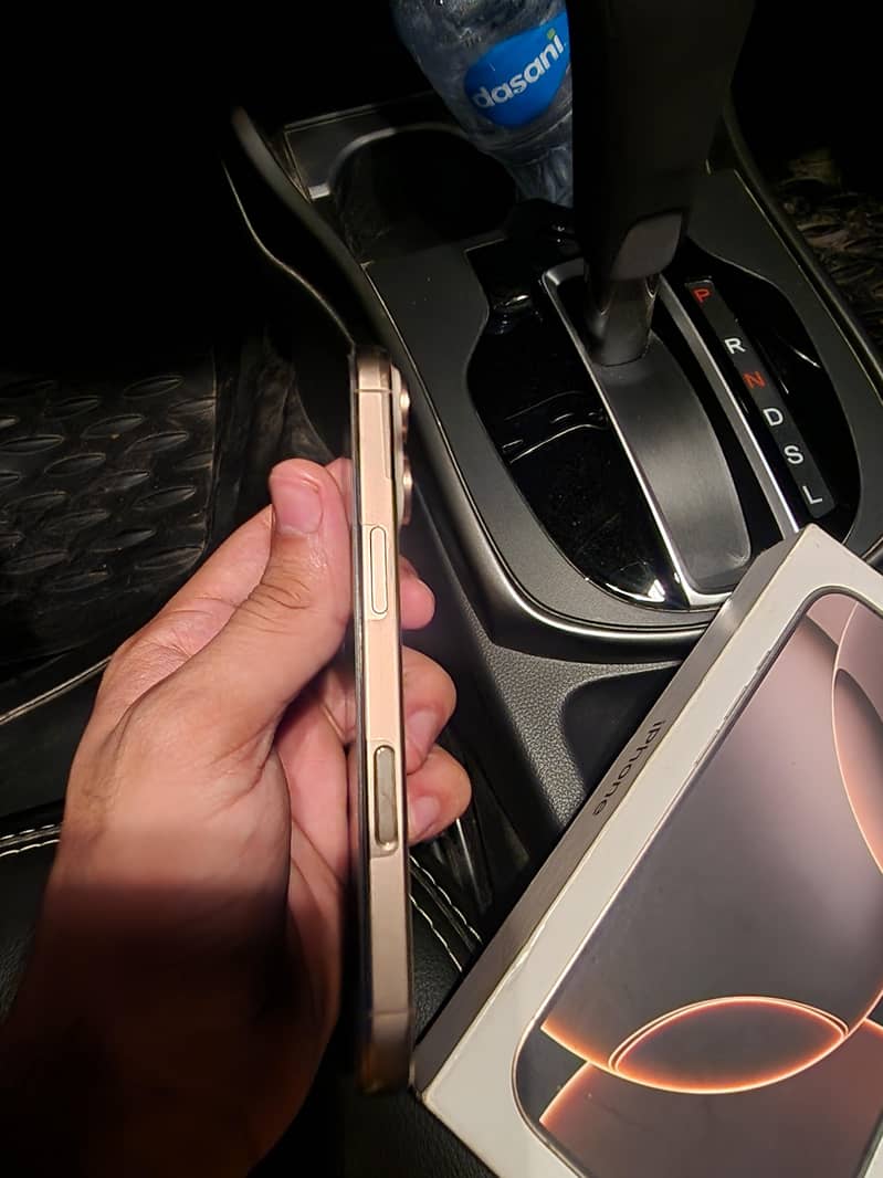 Apple iPhone 16 Pro 2
