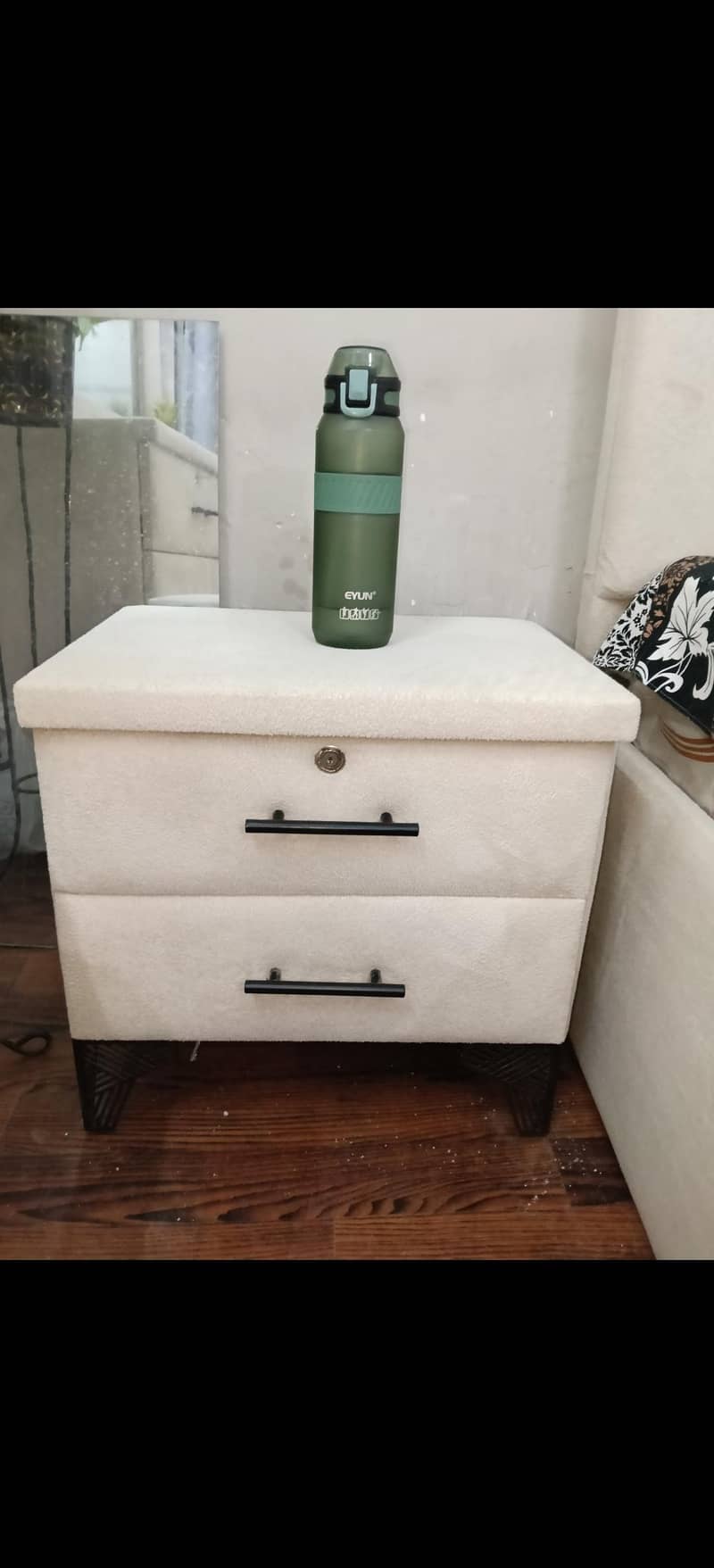 Bed, side table & dressing 4