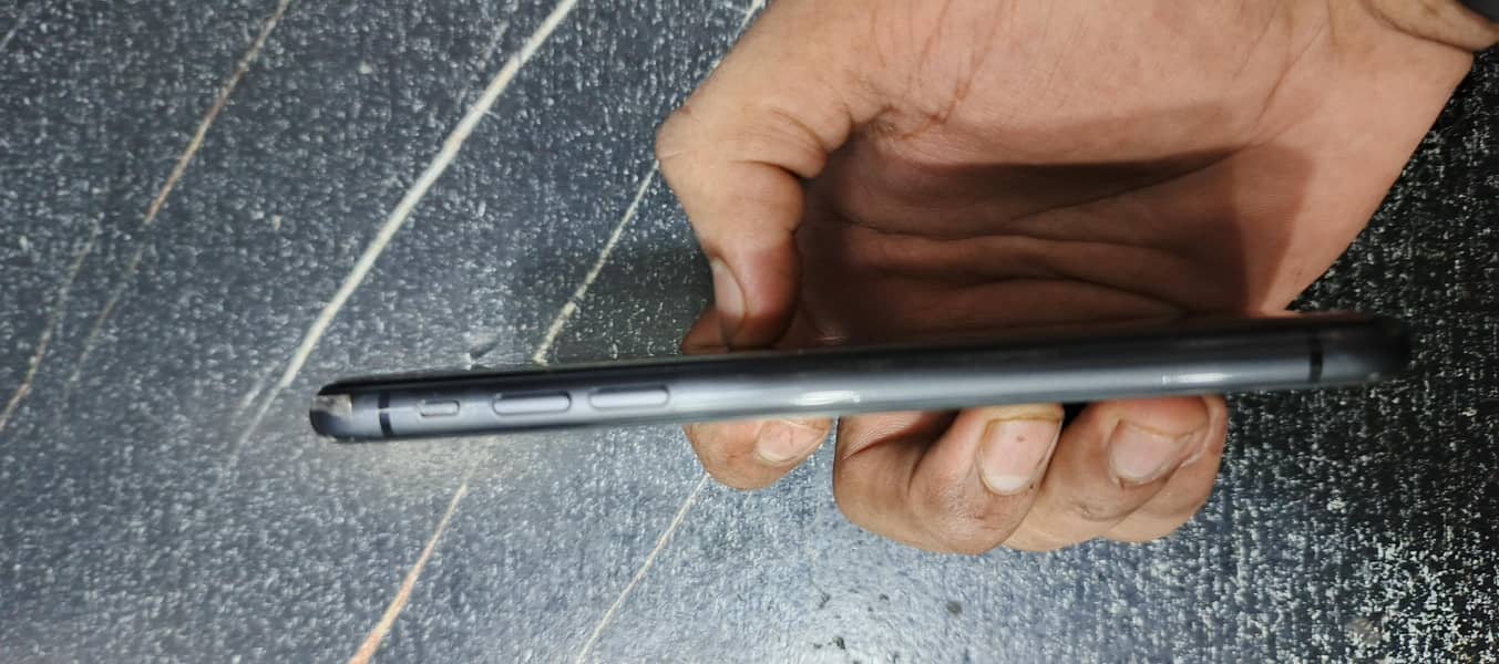 Apple iPhone 11 2