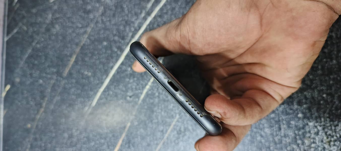 Apple iPhone 11 5