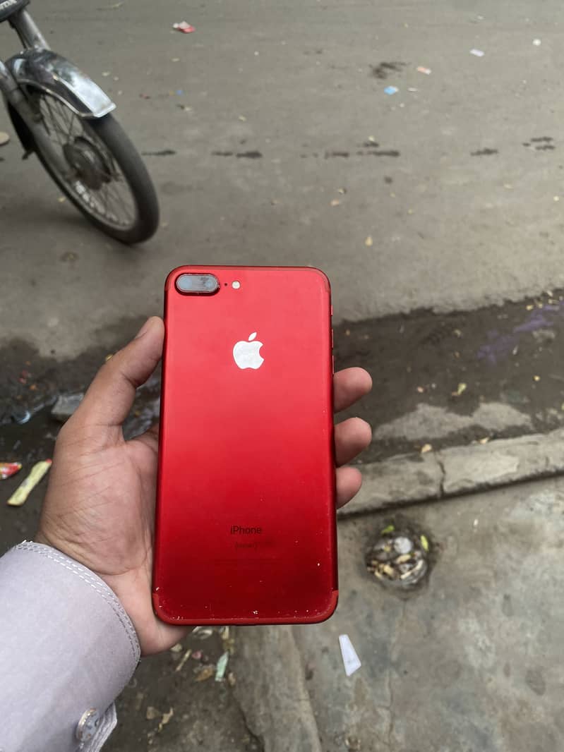 Apple iPhone 7 Plus 9