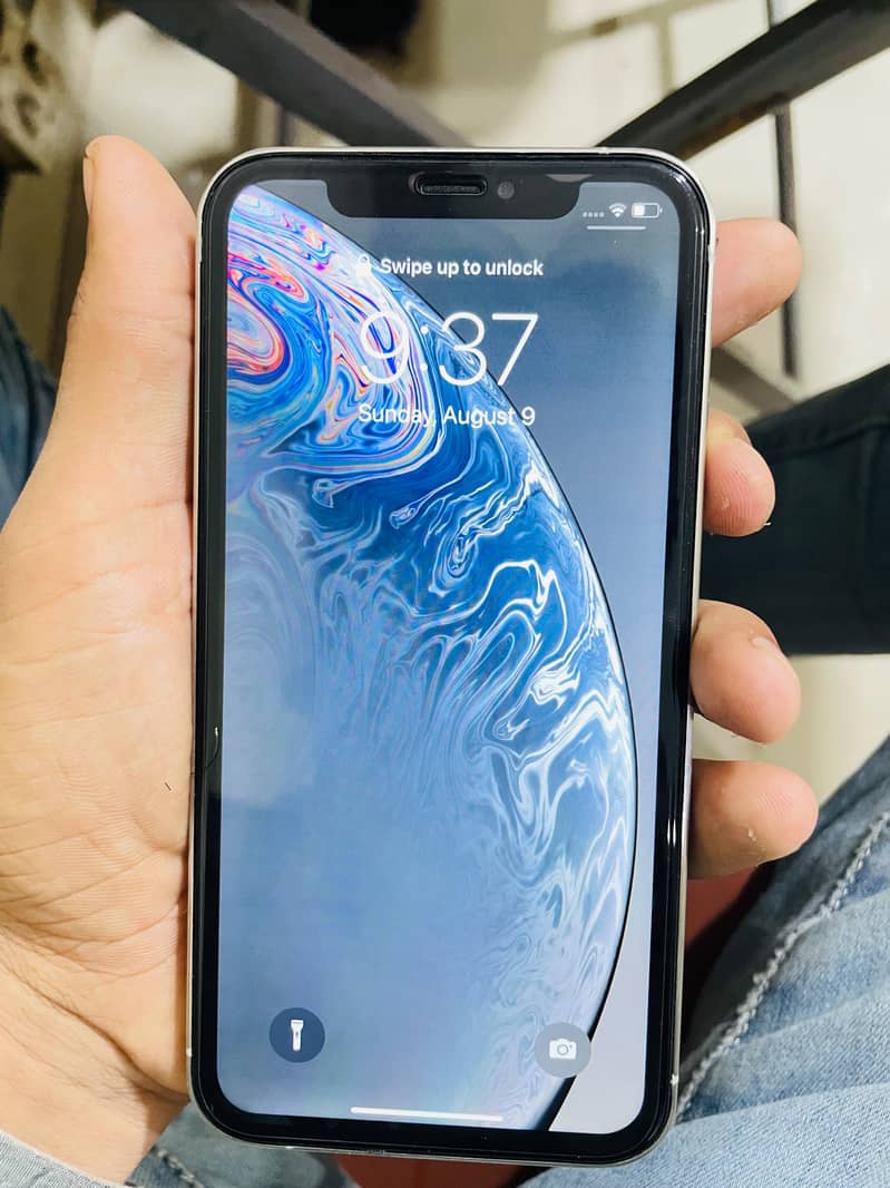 iPhone XR 1