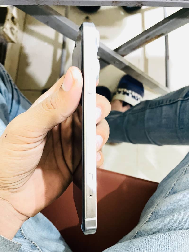 iPhone XR 3