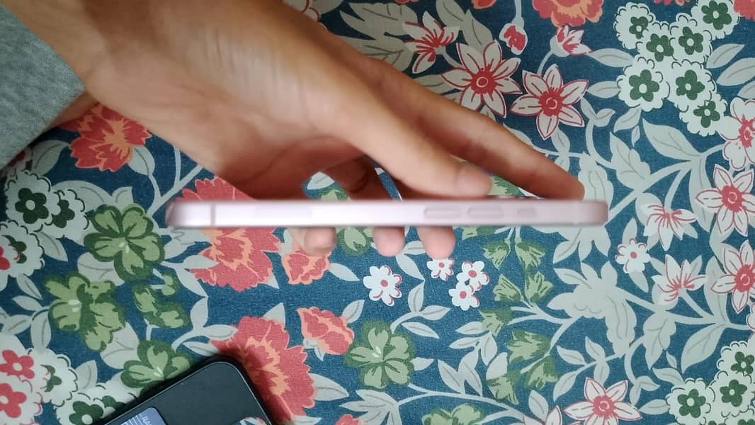 Apple iPhone 15 3