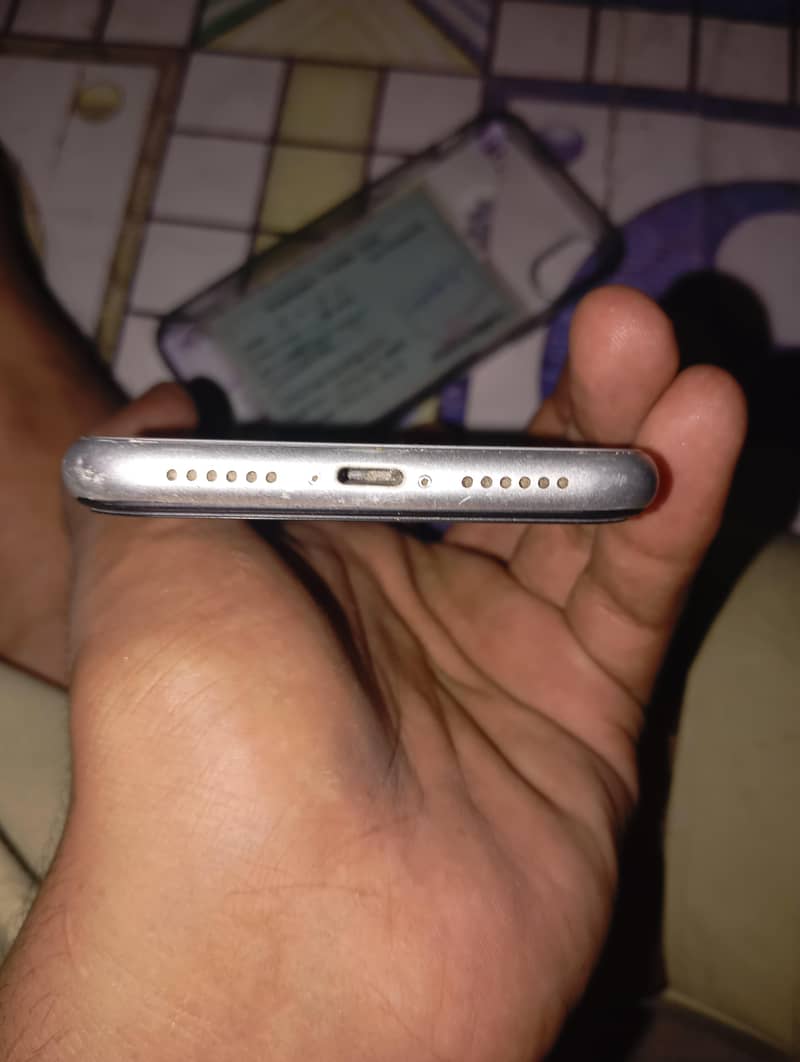 iPhone xr 3