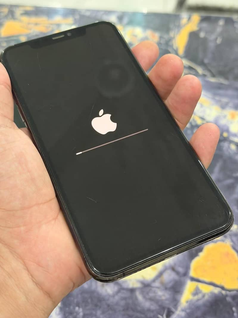 Apple iPhone 11 Pro Max 2