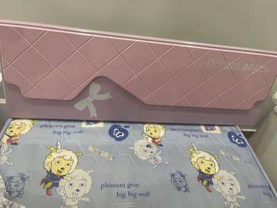 Single bed with 2 side tables and mattress