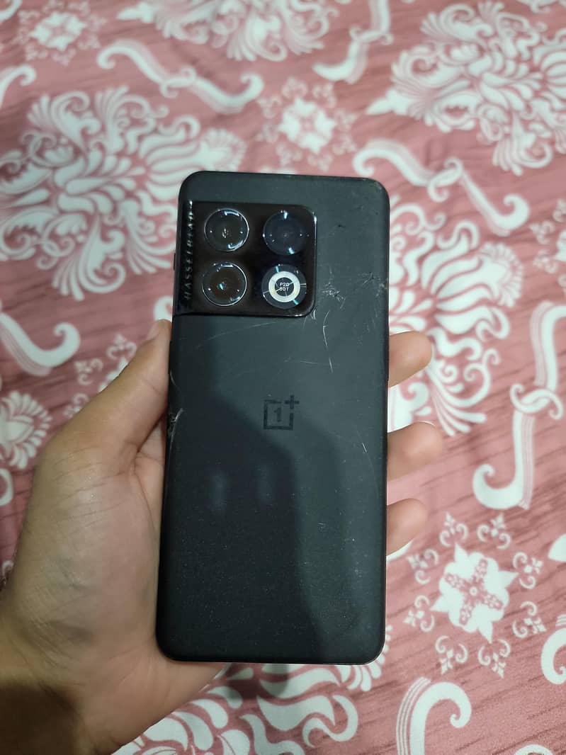 One Plus 10 Pro 1