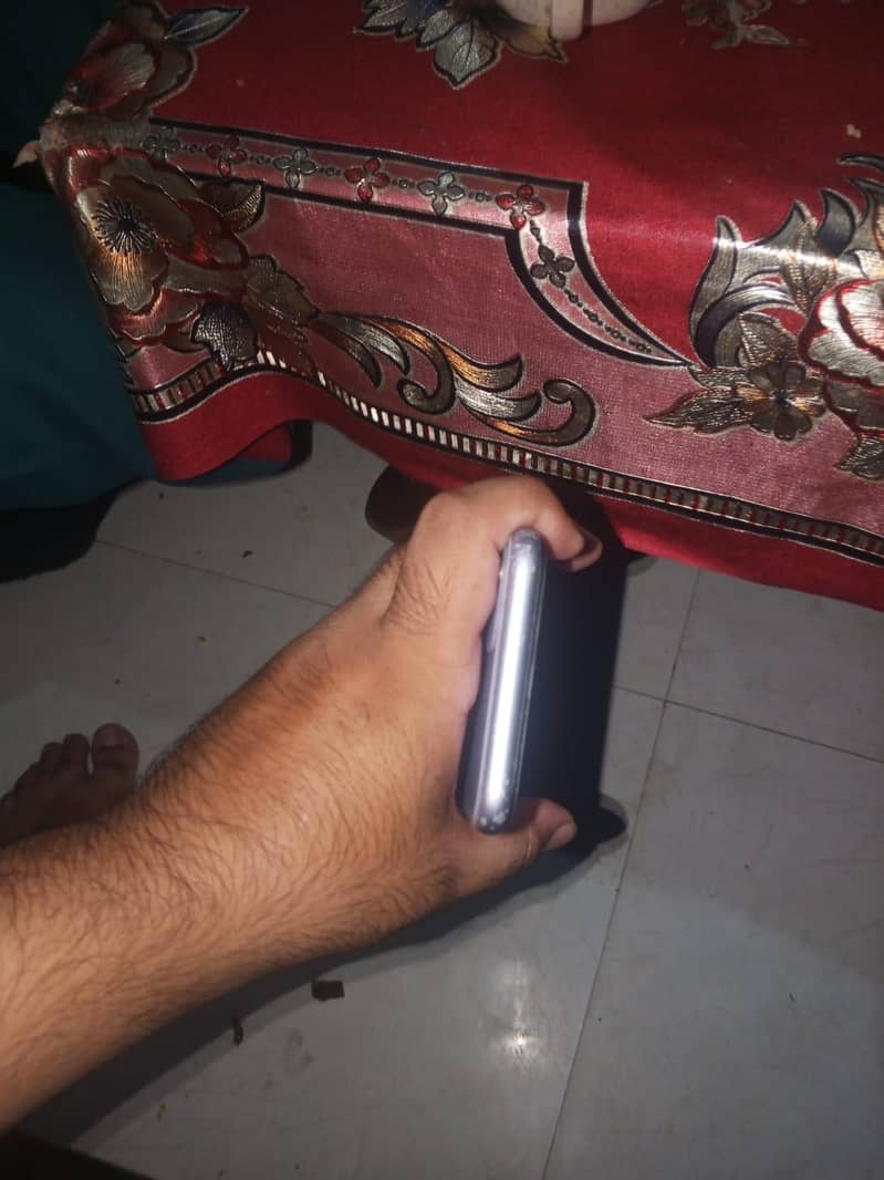 iPhone 11 7