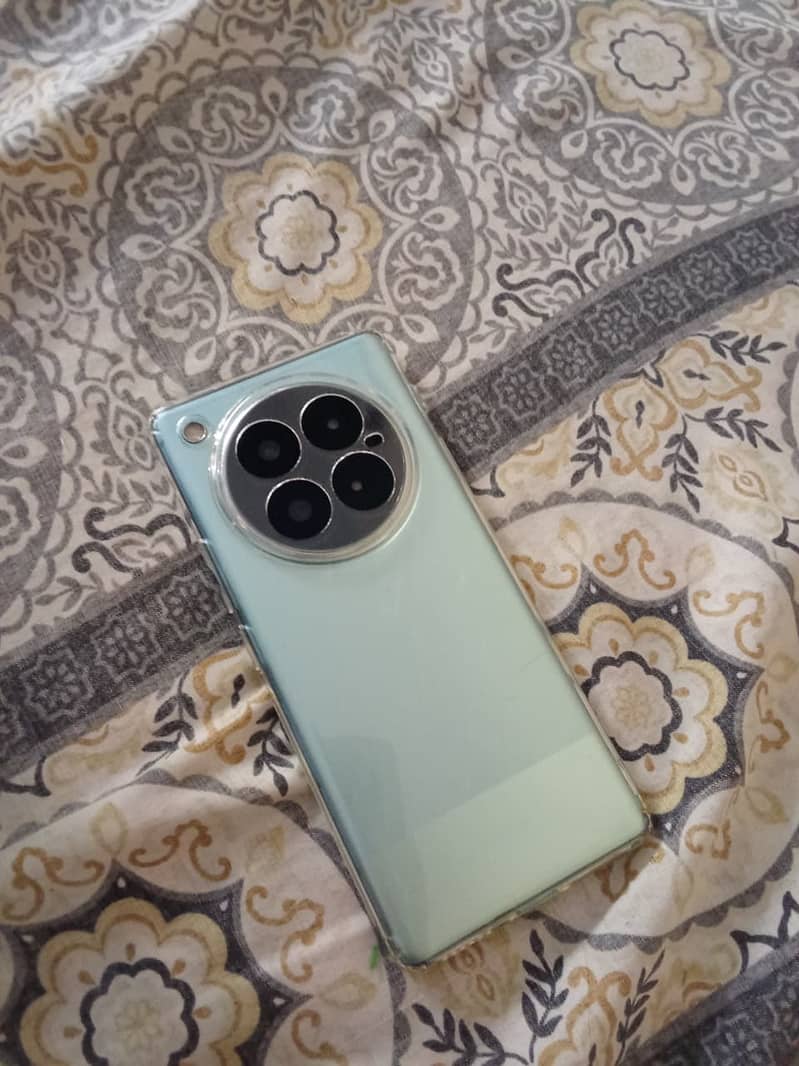 Infinix Zero 40. 1