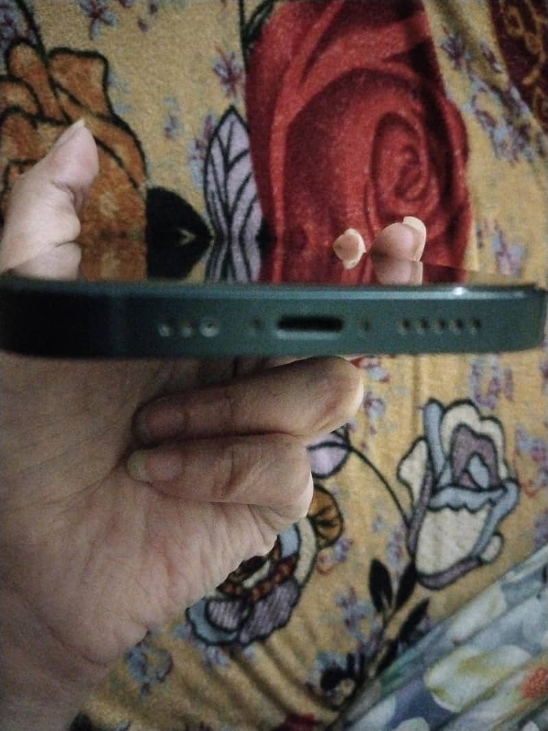 Apple iPhone 13 3