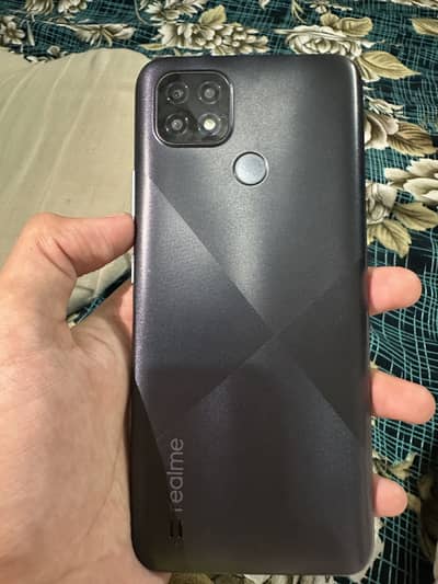 realme C21