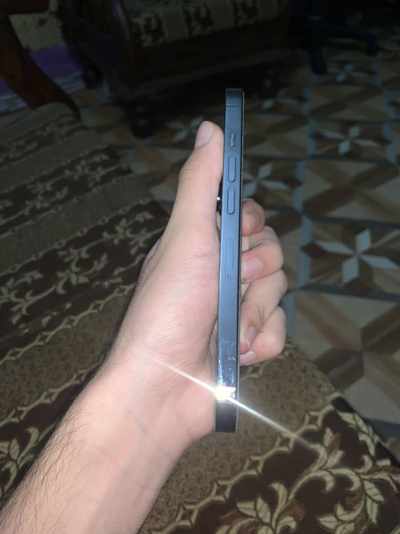 Apple iPhone 13 Pro 2