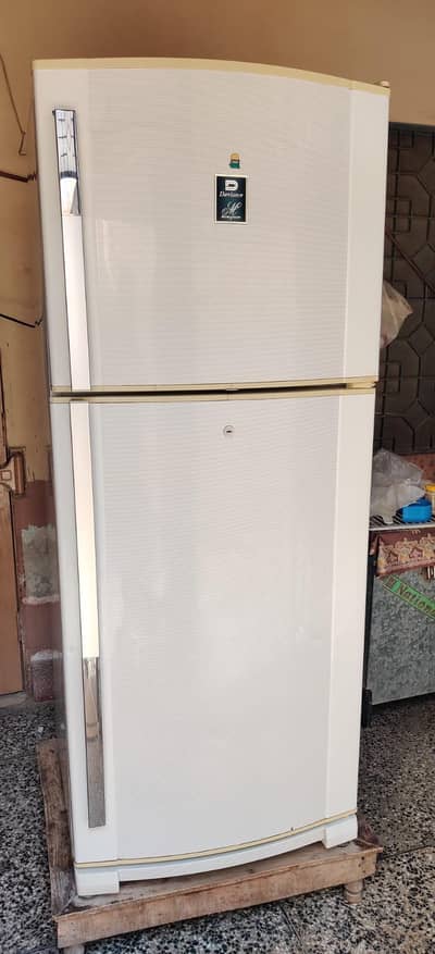 Dawlance Large Refrigerator in Excellent Condition for Sale