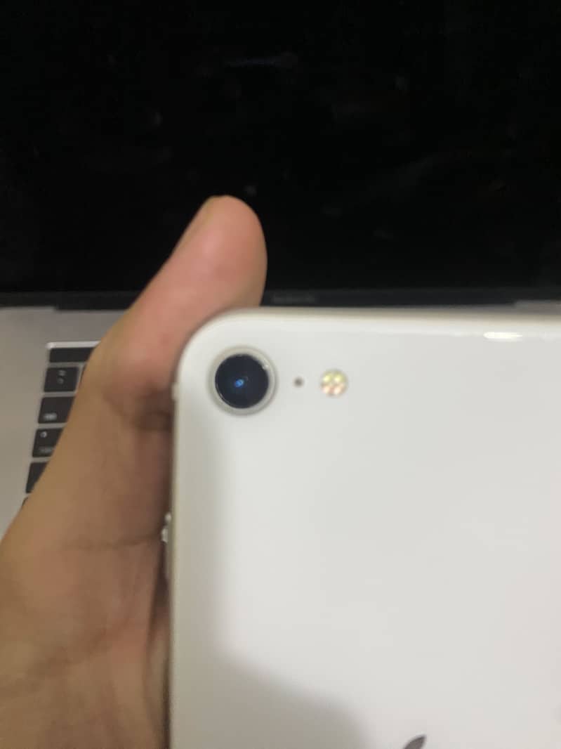 IPHONE SE (2nd Generation) 4