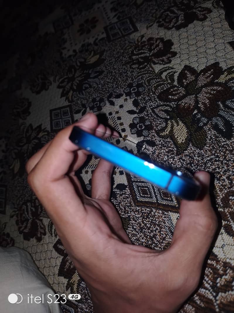 Apple iPhone 12 mini 6