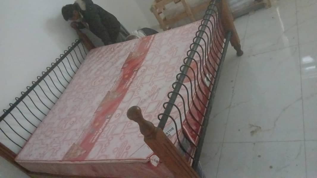 solid wood bed 4
