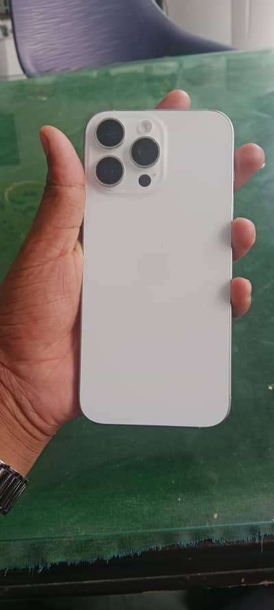 Apple iPhone 16 Pro Max