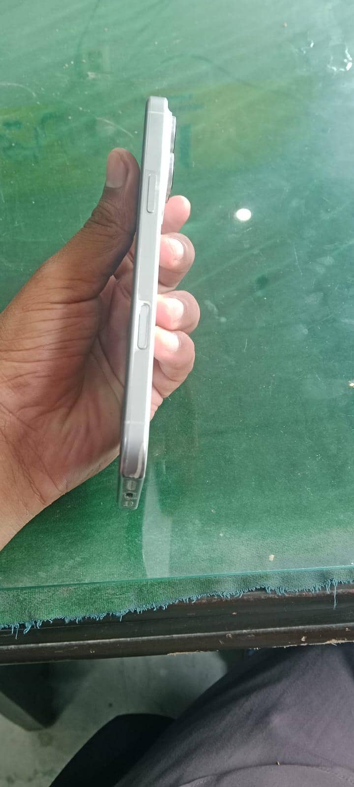 Apple iPhone 16 Pro Max 1
