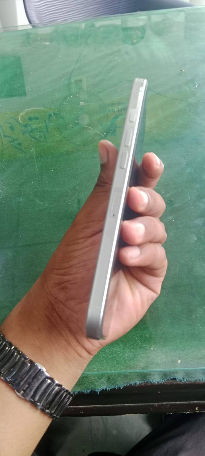 Apple iPhone 16 Pro Max 2