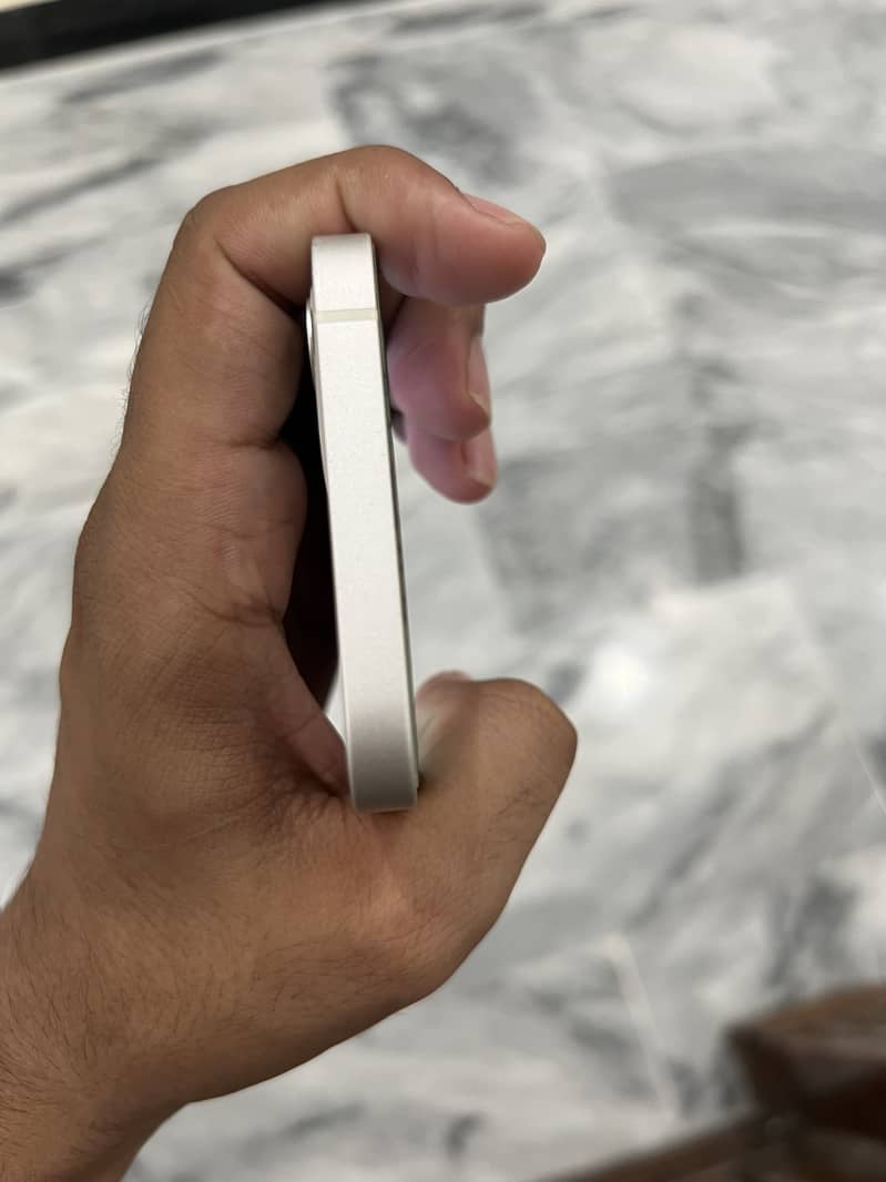 Apple iPhone 12 3