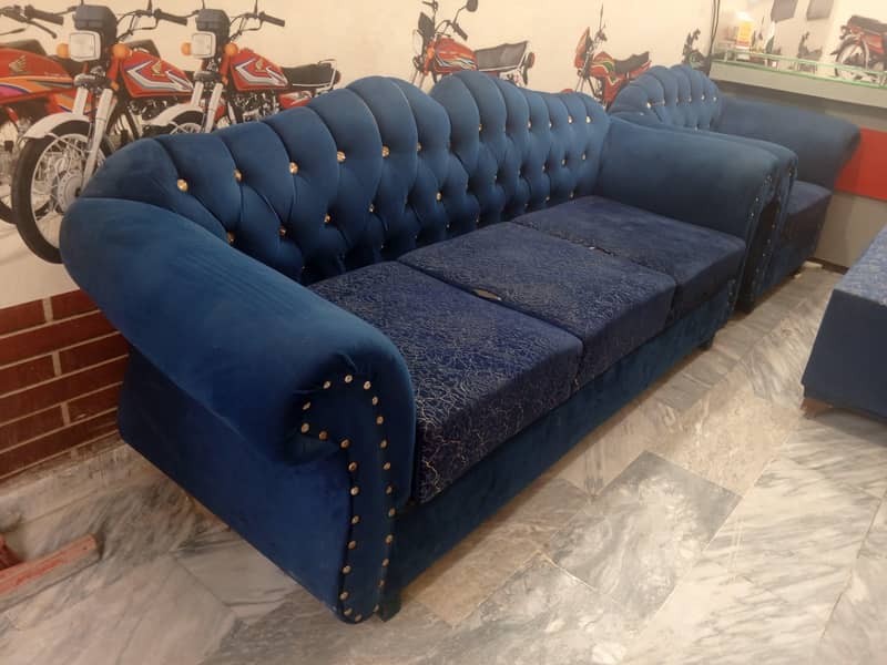 3/1 sofas good condition 1