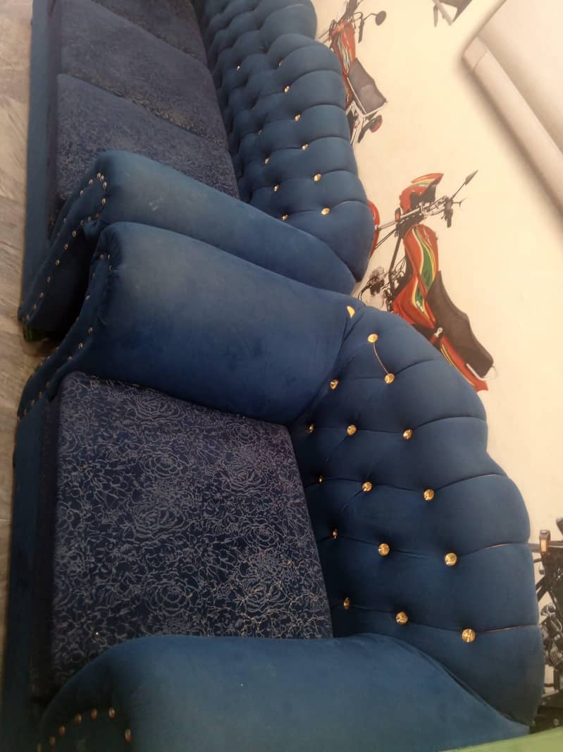 3/1 sofas good condition 4