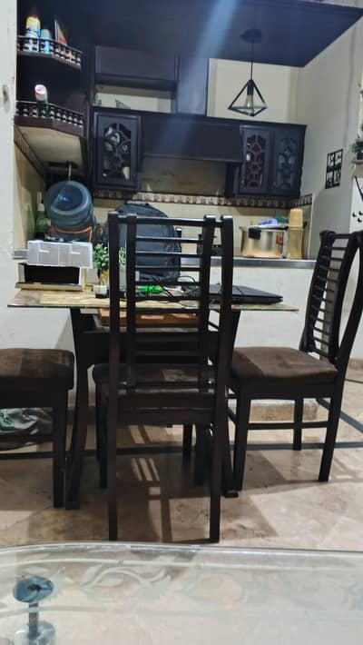 I am selling my dining