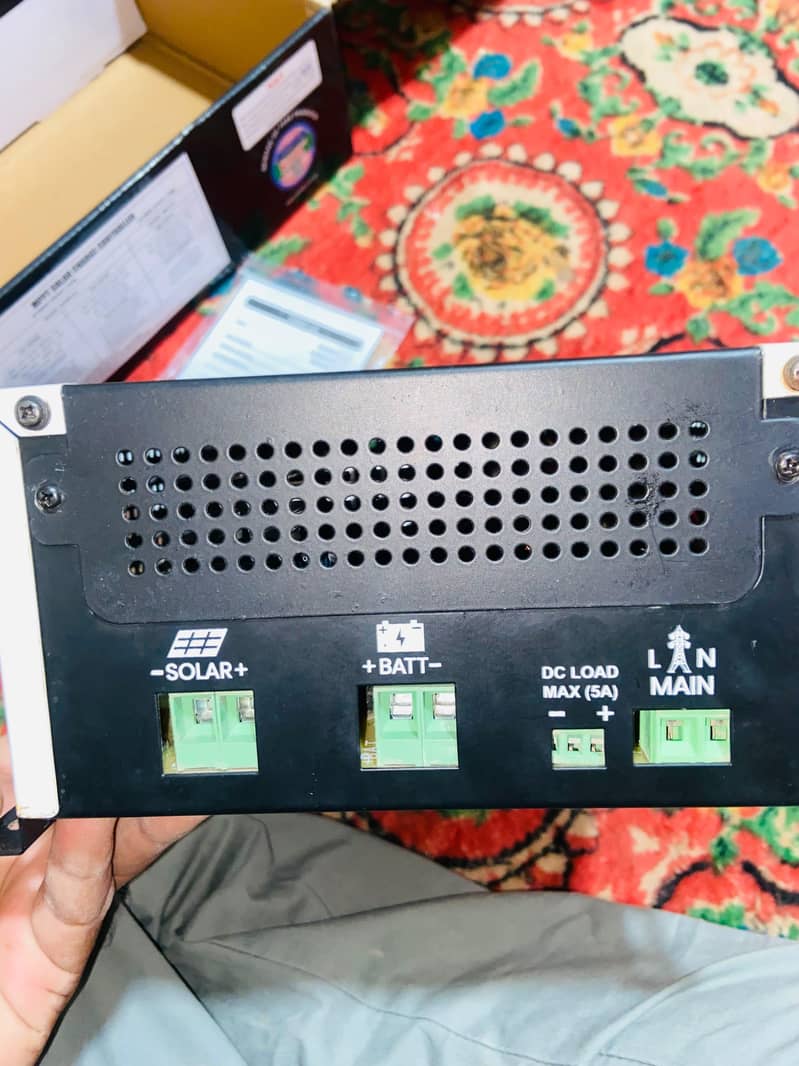 Simtek MPPT 100amp 4