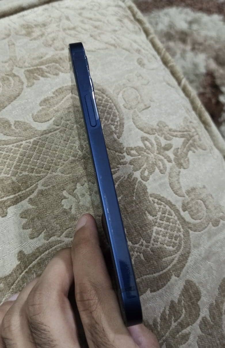 Apple iPhone 12 2