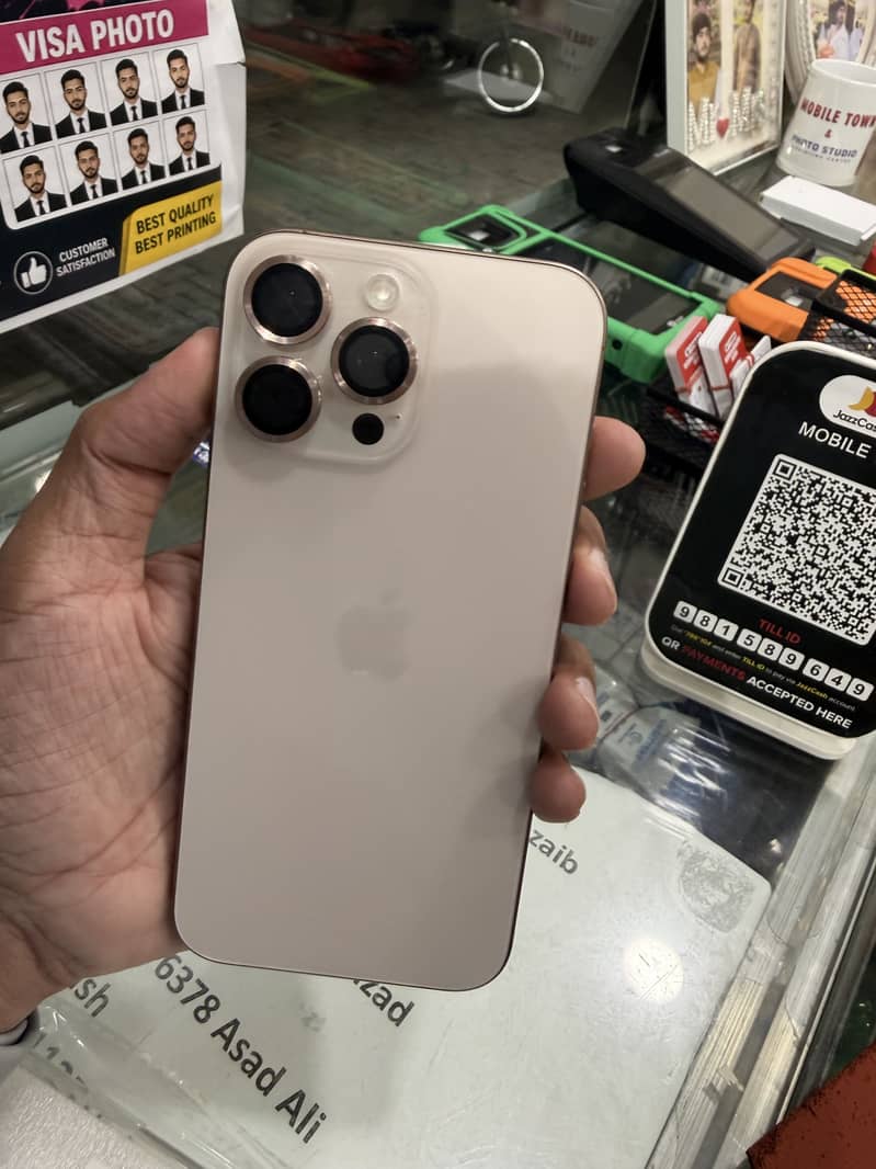 Apple iPhone 16 Pro Max 3