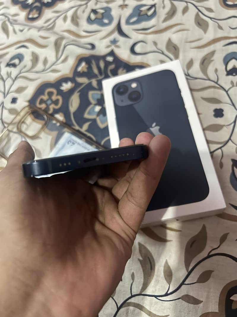 Apple iPhone 13 1