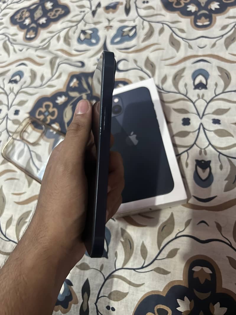 Apple iPhone 13 3