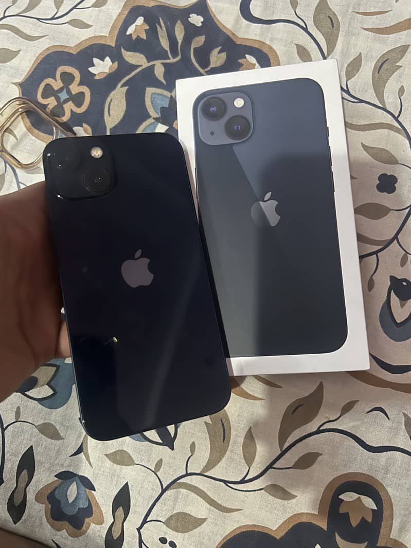 Apple iPhone 13 4