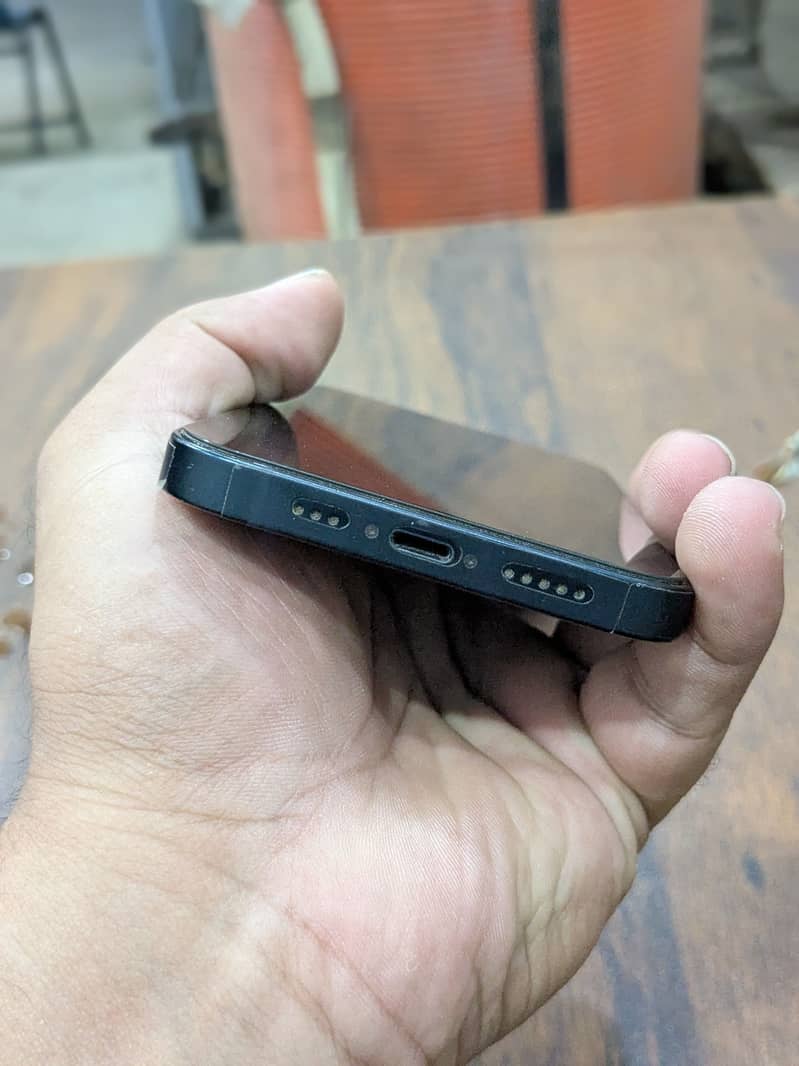 iPhone 13 1